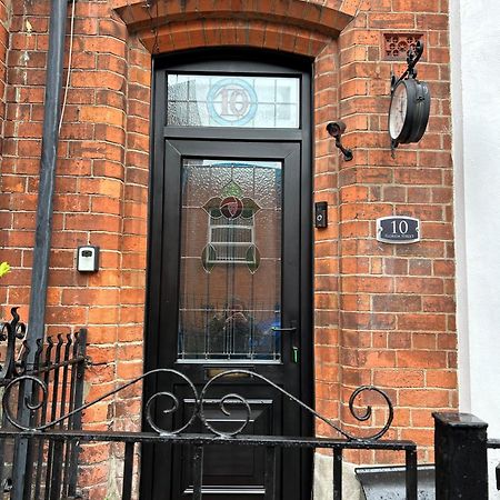 Charming City Home, Beside The Serene Ormeau Park 벨파스트 외부 사진