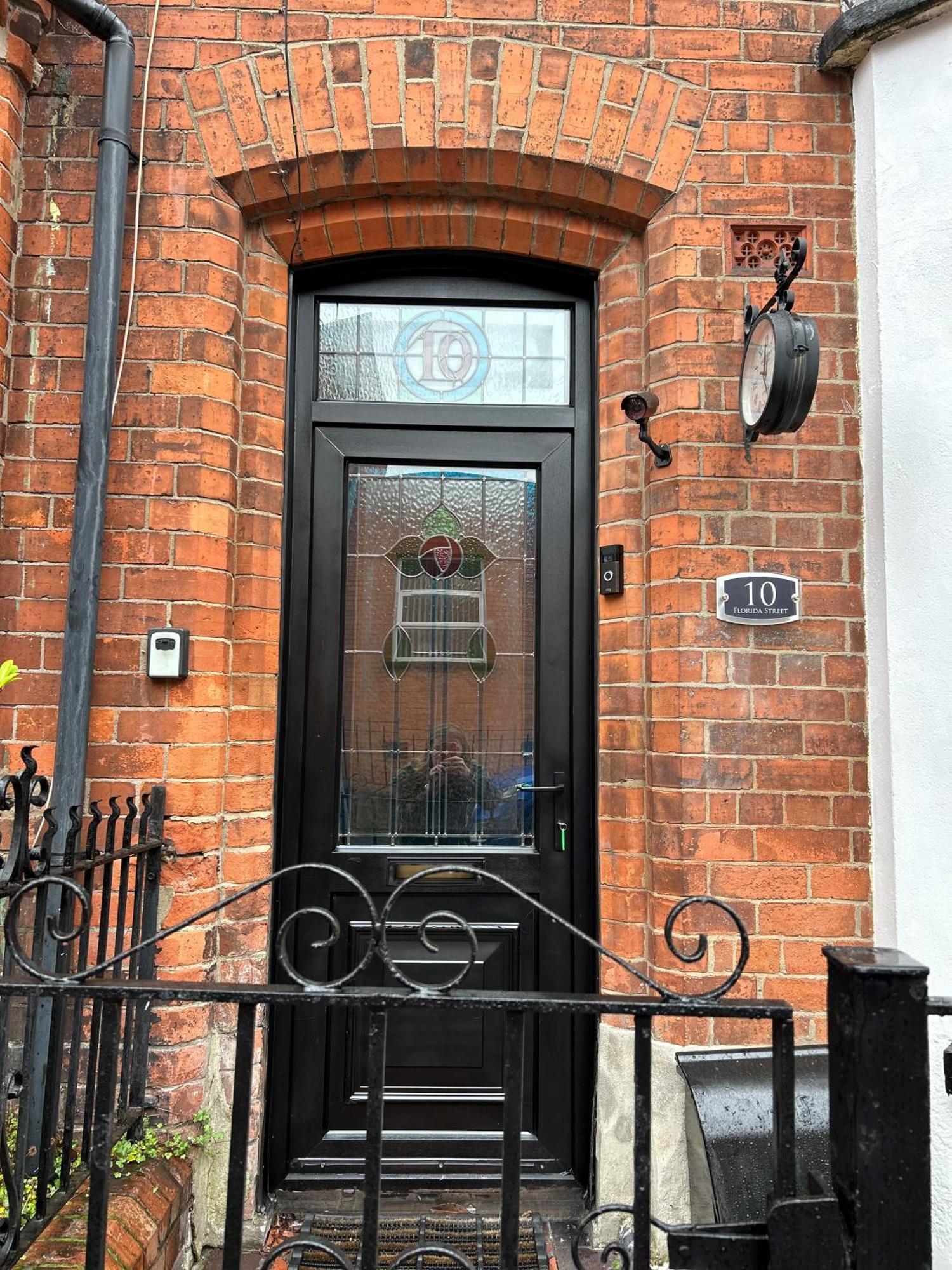Charming City Home, Beside The Serene Ormeau Park 벨파스트 외부 사진