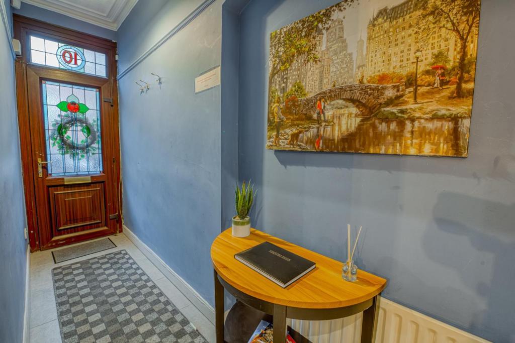 Charming City Home, Beside The Serene Ormeau Park 벨파스트 외부 사진