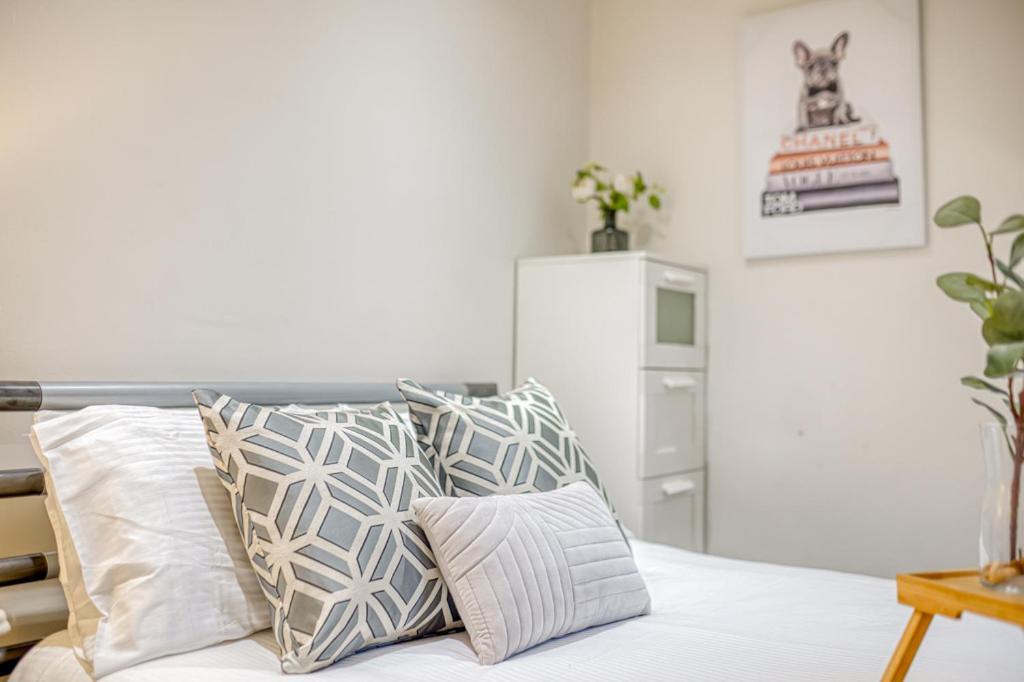 Charming City Home, Beside The Serene Ormeau Park 벨파스트 외부 사진
